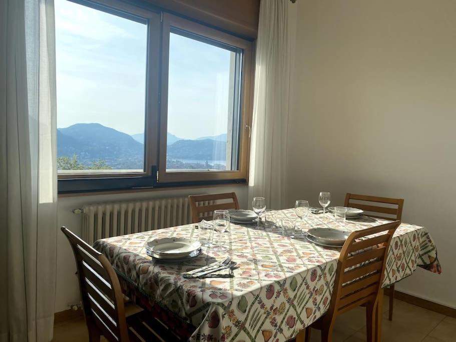 King Bed Panoramic & Free Parking Apartment Como